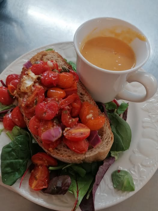 When the world gives you tomatoes…